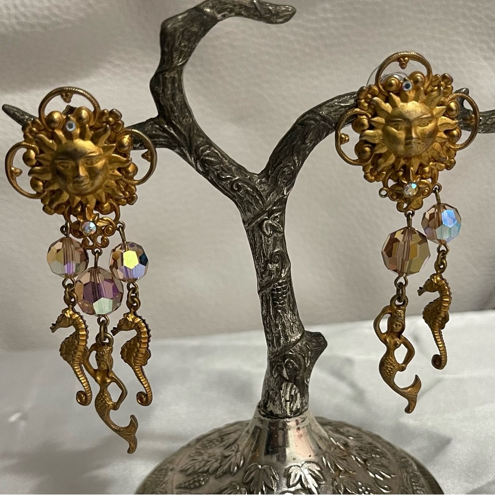 Kirk’s Folly VTG gold tone earrings